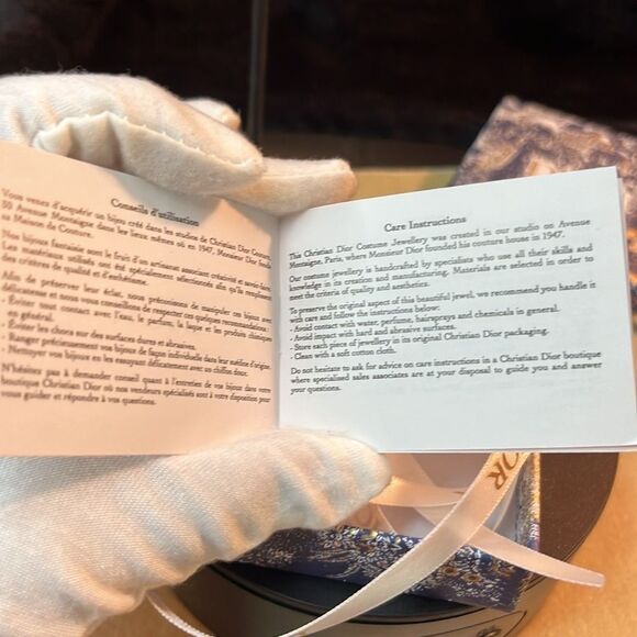 🛑SOLD🛑DIOR JADIOR GOLD FINISH RED CRYSTAL COSTUME JEWELRY RING SZ S. - Picture 13 of 14